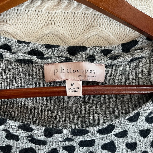 Philosophy Gray with Black Heart Design Long Sleeve Top Women’s Size Medium - Picture 10 of 13